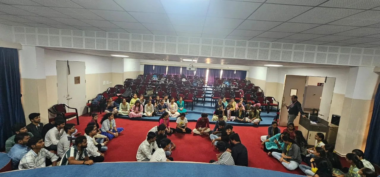 Interactive soft skills group discussion session at Jain College of Engineering Belagavi